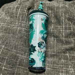 Starbucks 2022 24oz green fox tumbler